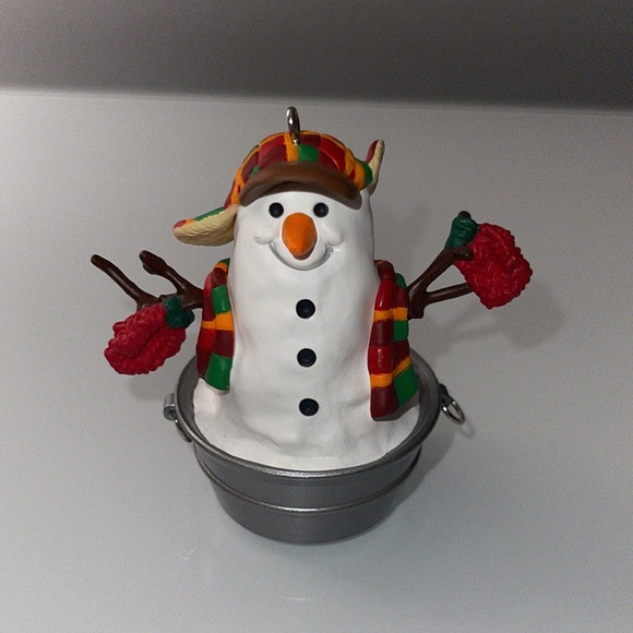 Playful Snowman Hallmark Ornament 1999 - Picture 2 of 5